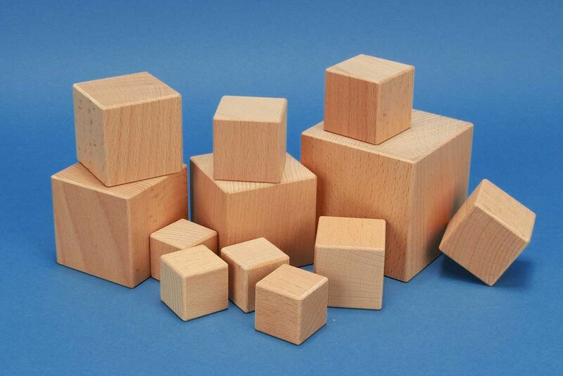 Ontvangst lood meesteres houten speelgoed - houten blokken - houten kubussen - houten ballen